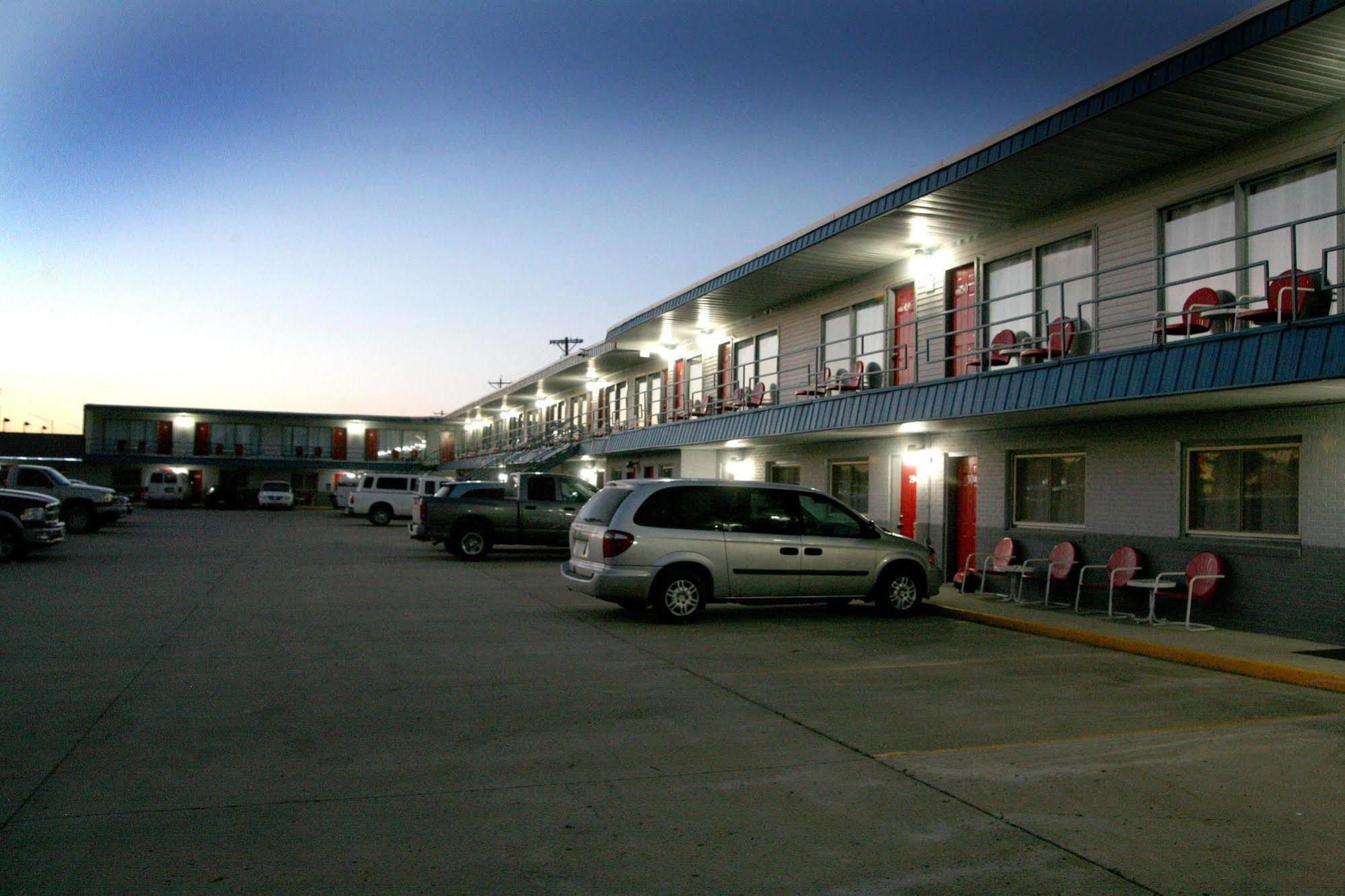 South T Motel Spencer Exteriör bild